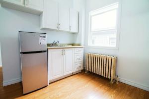 1 Bedroom Apartment near Kensington Market - Unit 4, Торонто