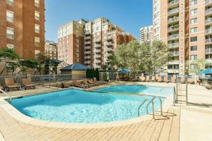 Fantastic 1 Bedroom Condo at Ballston, Арлингтон