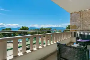 Pleasant Apartment in Drvenik With Balcony, Podaca