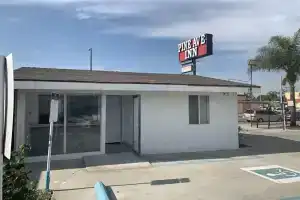 Pine Ave Inn, Лонг-Бич