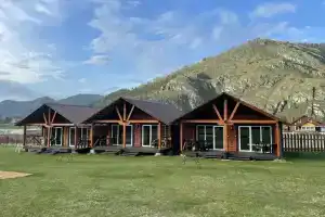 База отдыха «Лаки Хаус», Анос