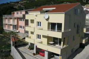 Apartments Zelic Tucepi, Тучепи