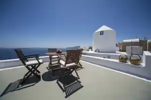 Ianthe Apartments and Villa, Ия