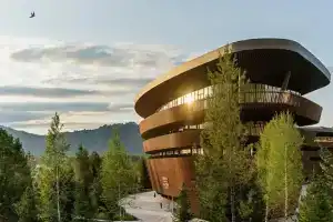 Отель «Курорт Манжерок», Озёрное