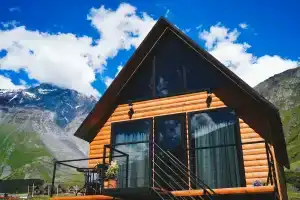 Traveler's Cottage in Kazbegi, Казбеги