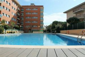 Suitur beach apartment with pool, Калафель