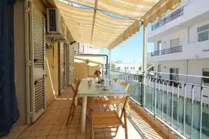 Letojanni Seaside Apartment With Balcony, Маццео