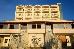 Hotel Princess Jerolda, Орикум