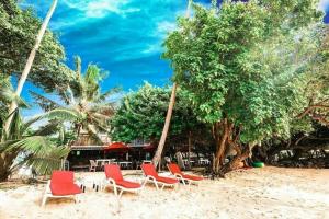 Surf Sea Breeze, Mirissa South