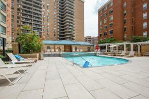 2br Luxury City Suite With Gym & Pool, Арлингтон