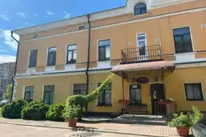 Отель «Летучая мышь»