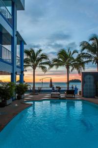 Pearl By The Sea - 0