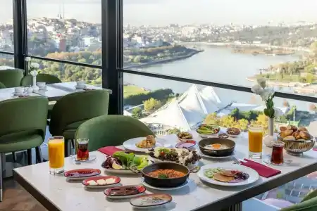 Clarion Golden Horn - 4