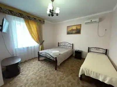 У Эли - 33