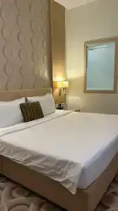 Metropolitan Dubai - 15