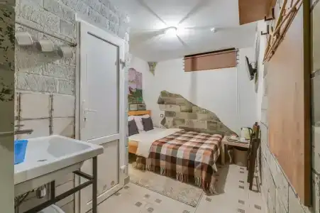 Замок на Никольской - 18