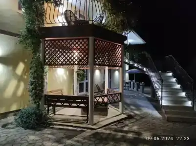 Приморский дворик - 33