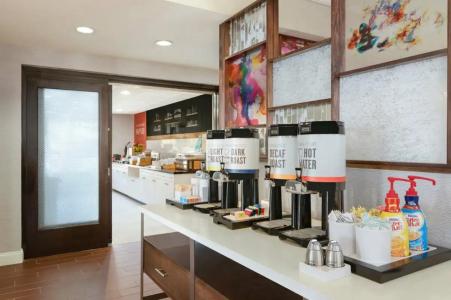 Hampton Inn & Suites Fort Lauderdale Airport - 61