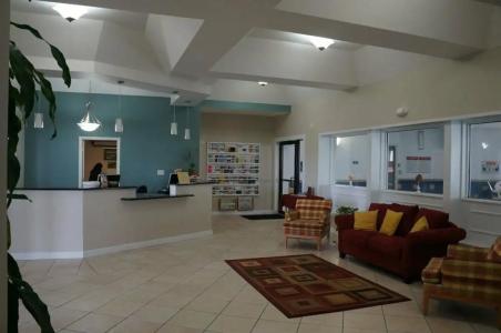 The Admiralty Inn & Suites - 15