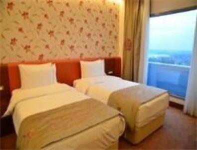 Ramada & Suites by Wyndham İstanbul Ataköy - 47