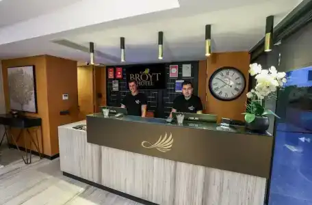 Broyt Suites - 16