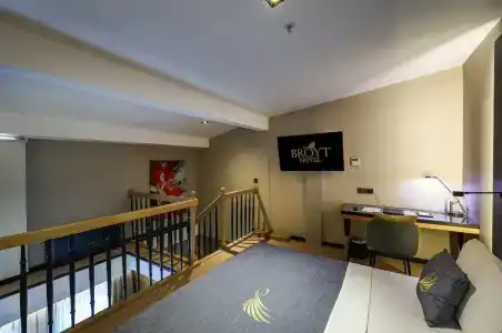 Broyt Suites - 27