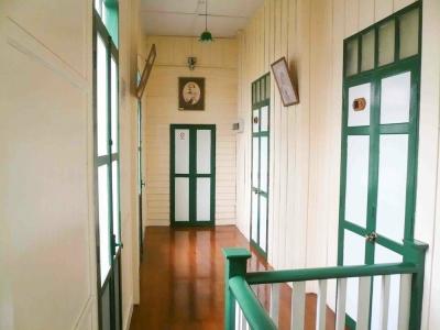 Samsen Sam Place - 69