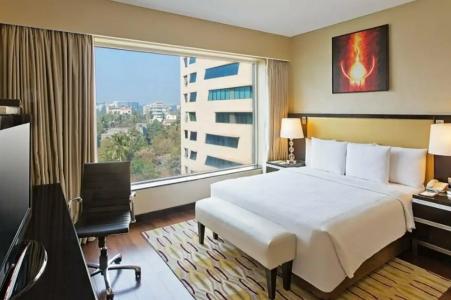 Courtyard by Marriott Mumbai International Airport - 3