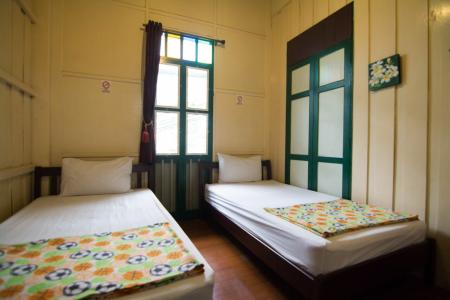 Samsen Sam Place - 77