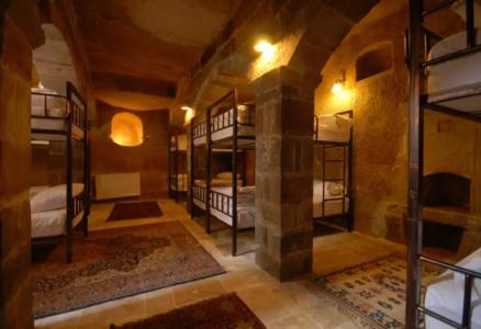 The Dorm Cave By Travellers - 18