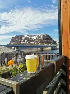 В центре старой Териберки - 96