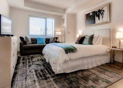 Global Luxury Suites Downtown - 29