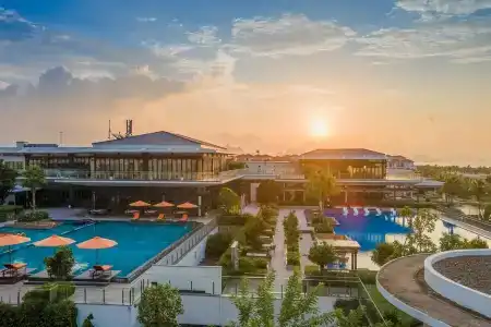 Premier Village Ha Long Bay Resort - 4