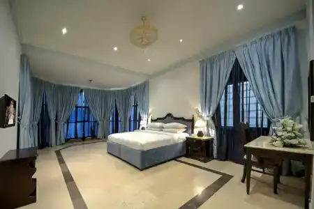 Royal Residence - 7