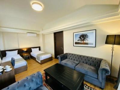 Seventeen Rooms - 1