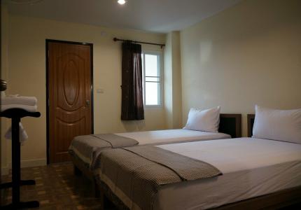 Samsen Sam Place - 95