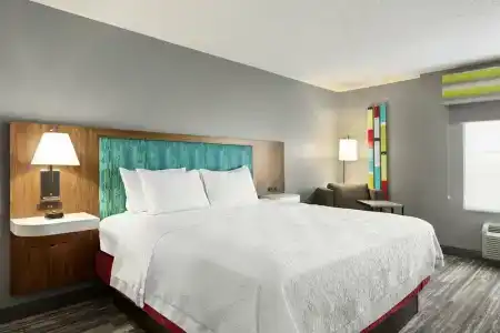 Hampton Inn & Suites Fort Lauderdale Airport - 1