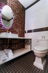 H by H Hospitality - 37