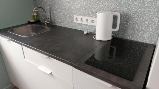 Современная студия Голубая с ванной у озера - 94