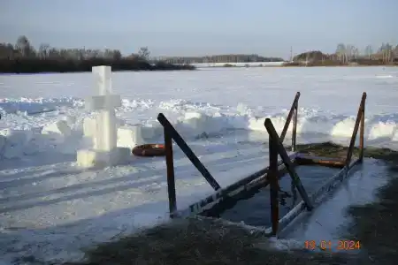 У озера - 6