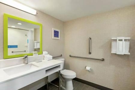 Hampton Inn & Suites Fort Lauderdale Airport - 45