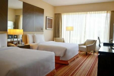 Courtyard by Marriott Mumbai International Airport - 92