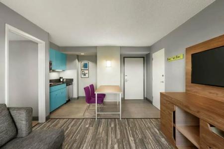 Hampton Inn & Suites Fort Lauderdale Airport - 74