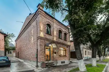 Замок на Никольской - 24