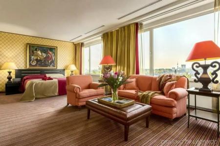 Hilton Amsterdam - 35