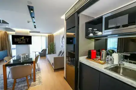 Broyt Suites - 93