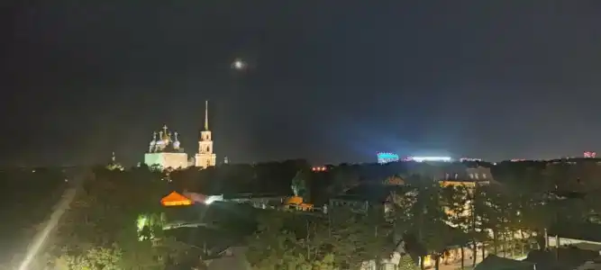 Кремлевский - 13