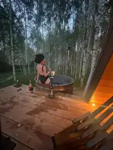 Треугольный домик в лесу с горячей купелью - 21
