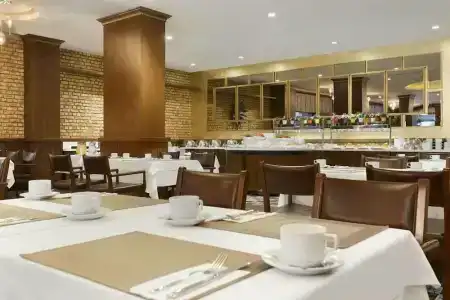 Ramada & Suites by Wyndham İstanbul Ataköy - 79