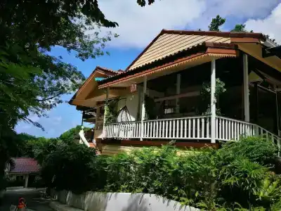 On The Hill Karon Resort - 8